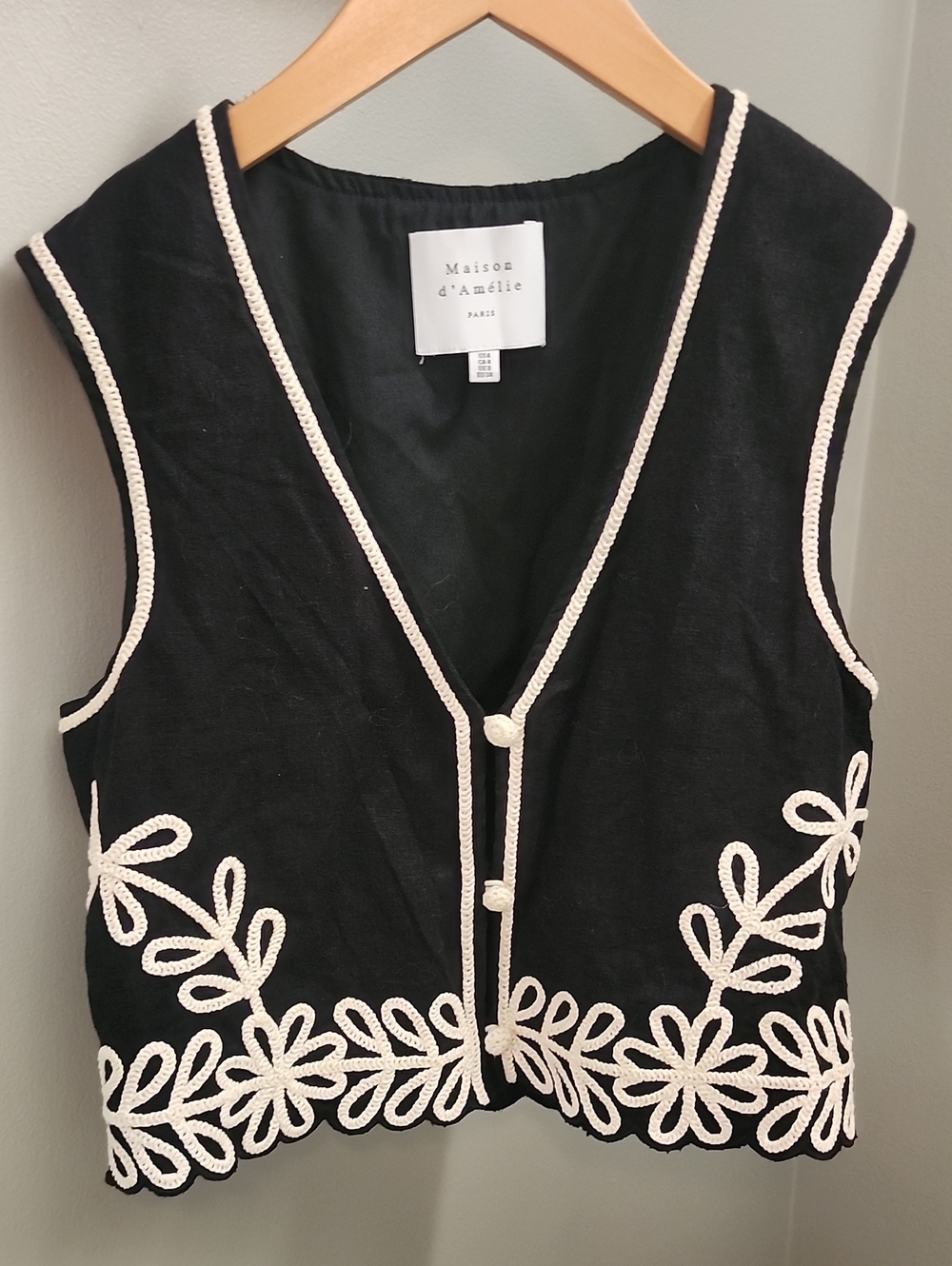 Maison d 'Amelie PARIS Black Embroidered V-Neck Vest